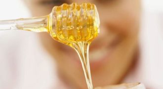 Осветление волос мёдом дома